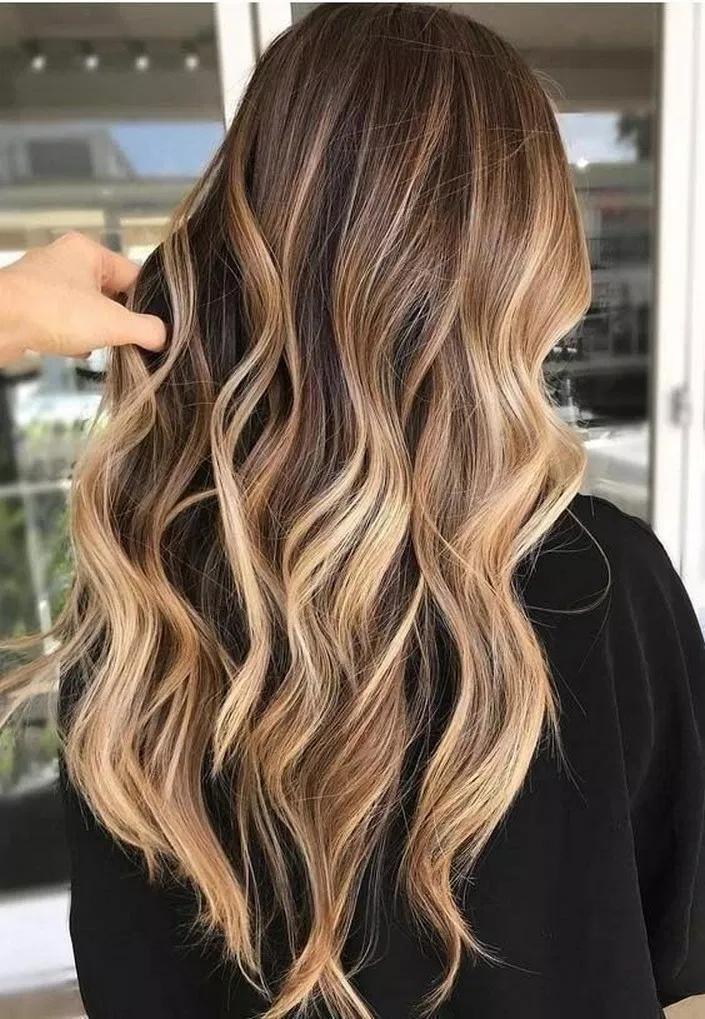 https://creatorsmag.com/cdn/shop/articles/55_Ideas_for_Light_Brown_Hair_with_Highlights_and_Lowlights_lightbrownhair_lightbrownhairideas_lightbrown___digitalhiten_720x.jpg?v=1561400674